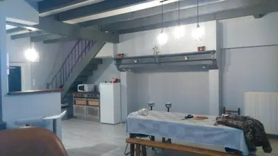 Cuisine ou kitchenette dans l'établissement Maison à la campagne au cœur du Cantal dept 15