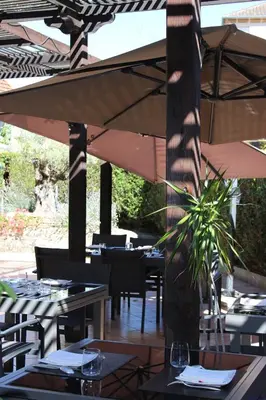 Restaurant ou autre lieu de restauration dans l'établissement Bergerie du Château - Lacapelle Marival