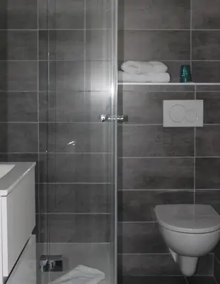 Salle de bains dans l'établissement MARIUS