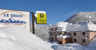 L'établissement Logis Hôtel Le Griou en hiver