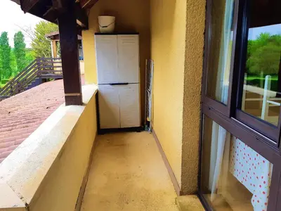 Cuisine ou kitchenette dans l'établissement Maison confortable avec piscine partagée à Saint-Genies.