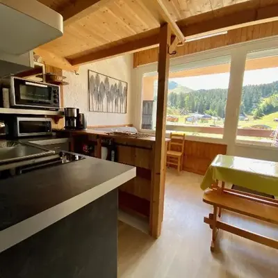 SUPER LIORAN - APPARTEMENT ENTIÈREMENT ÉQUIPÉ