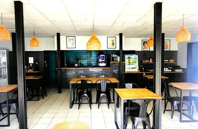 Restaurant ou autre lieu de restauration dans l'établissement Brit Hôtel Essentiel Limoges Nord Calme, Parking gratuit, accès rapide A20