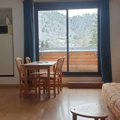 appartement chaleureux avec terrasse ensoleillée 2 étoiles