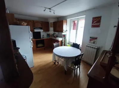 Cuisine ou kitchenette dans l'établissement Grande maison dans la cité médiévale de Besse