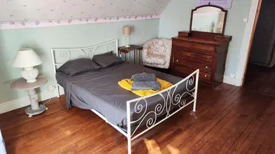 Un ou plusieurs lits dans un hébergement de l'établissement Grande maison dans la cité médiévale de Besse