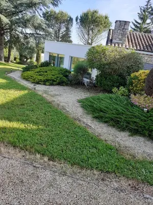 Jardin de l'établissement petit paradis vallee de la dordogne proche de SARLAT et ROCAMADOUR