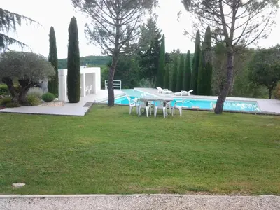 Piscine de l'établissement petit paradis vallee de la dordogne proche de SARLAT et ROCAMADOUR ou située à proximité