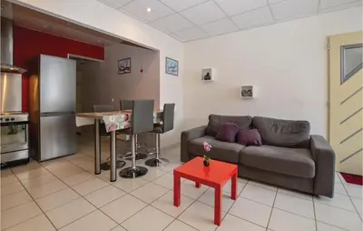 Cuisine ou kitchenette dans l'établissement Beautiful Apartment In La Bourboule