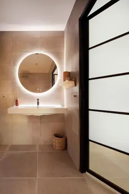 Salle de bains dans l'établissement La perle rouge A Panazol