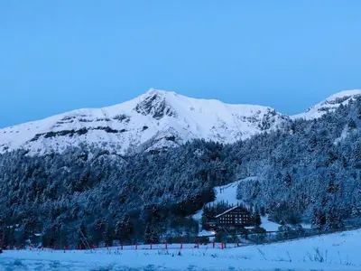 Vue générale sur la montagne ou vue sur la montagne depuis l'appartement