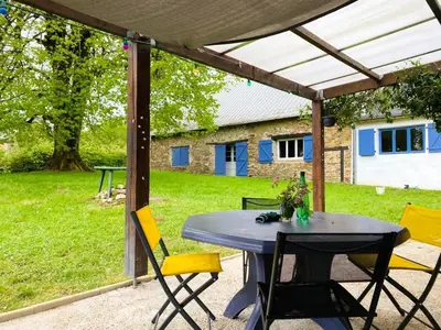 Jardin de l'établissement Appartement charmant Orgnac-sur-Vézère avec jardin et parking