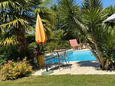 Piscine de l'établissement Merveilleuses chambres d'hôtes à Panazol ou située à proximité