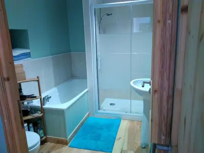 Salle de bains dans l'établissement Gites La Chabanaise