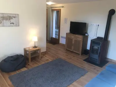 Télévision ou salle de divertissement dans l'établissement Gites La Chabanaise