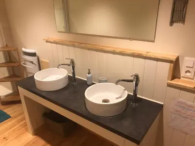 Salle de bains dans l'établissement Gites La Chabanaise
