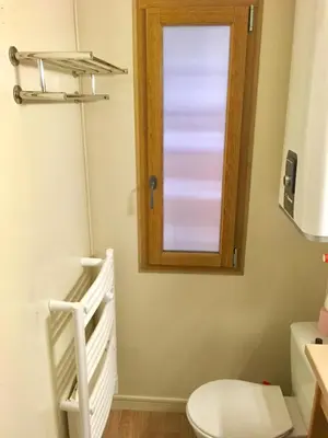 Salle de bains dans l'établissement La Randonnée Résidence Le Bec de L'Aigle