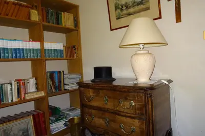Bibliothèque dans l'appartement