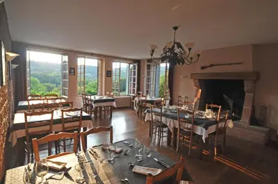 Restaurant ou autre lieu de restauration dans l'établissement Le Relais St jacques