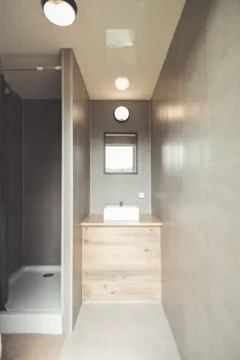 Salle de bains dans l'établissement Le Noyer