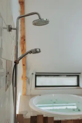 Salle de bains dans l'établissement Les Hauts de Bagadou