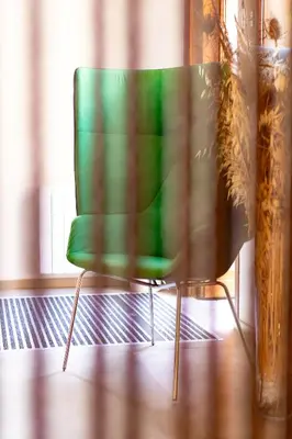 Coin salon dans l'établissement Hôtel le Cantou 354