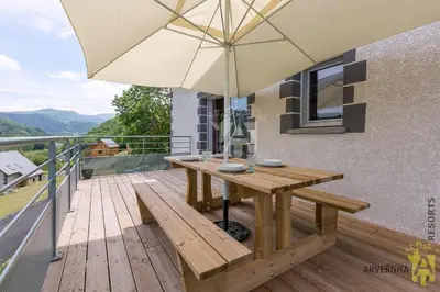 Vue générale sur la montagne ou vue sur la montagne depuis la maison de vacances