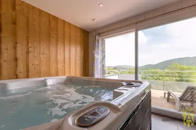 Vue générale sur la montagne ou vue sur la montagne depuis la maison de vacances