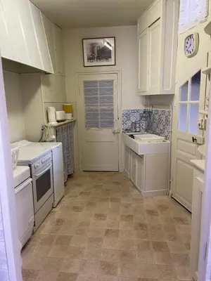 Cuisine ou kitchenette dans l'établissement French Holiday Accommodation