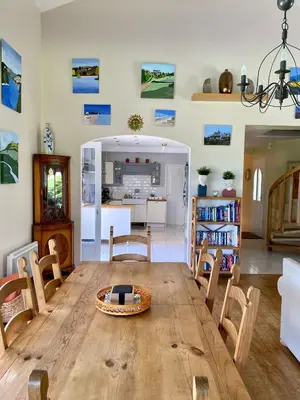 Cuisine ou kitchenette dans l'établissement Villa de la Colline - Family friendly holiday home with private pool and secure garden