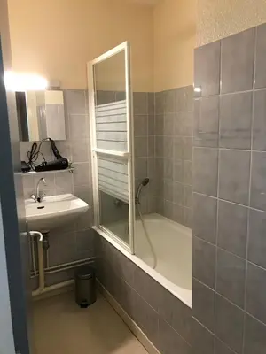 Salle de bains dans l'établissement Locations de la cascade 4 personnes