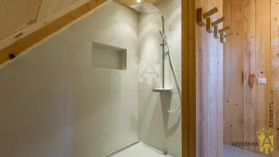 Salle de bains dans l'établissement Le Sancy