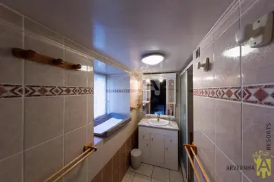 Salle de bains dans l'établissement Vie de Château 2