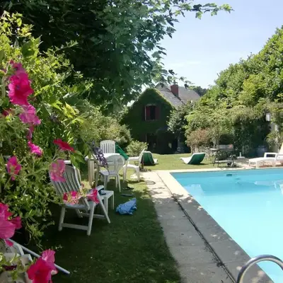 L OUSTALOU MAISON D HOTES DE CHARME EN AUVERGNE PISCINE PRIVEE CHAUFFéE