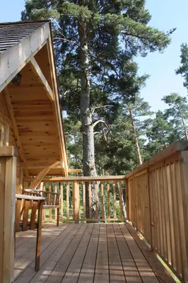 Balcon ou terrasse dans l'établissement Hôtel Lodge du Lac Chambon