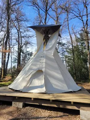 Plan de l'établissement TIPIsche trekkershut - Camping Le Soustran