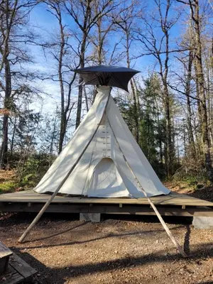Plan de l'établissement TIPIsche trekkershut - Camping Le Soustran