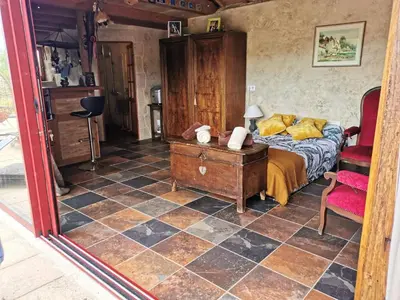 Coin salon dans l'établissement Studio charmant à Bio avec jardin et piscine partagée, 32 m².