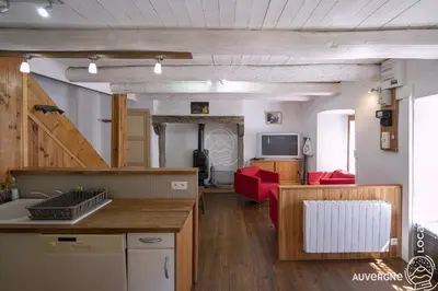 Cuisine ou kitchenette dans l'établissement Le Jassaguet