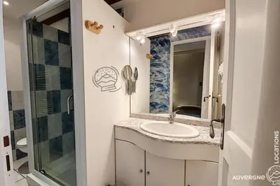 Salle de bains dans l'établissement Gîte des Remparts