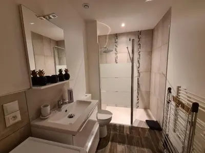 Salle de bains dans l'établissement Sélénite