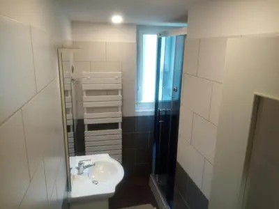 Salle de bains dans l'établissement Chez Léontine
