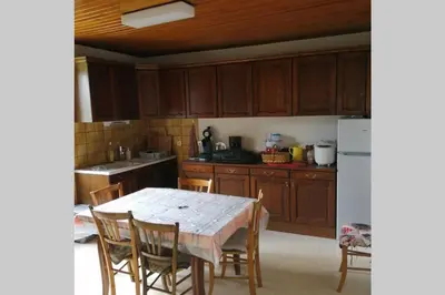 Cuisine ou kitchenette dans l'établissement Maison familiale coteaux de la Vézère