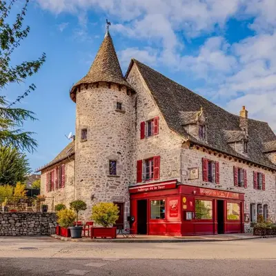 Demeures & Châteaux Auberge de la Tour - Hôtel & Restaurants - Marcolès Auvergne