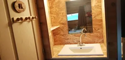 Salle de bains dans l'établissement Petit chalet de montagne