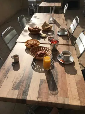 Nourriture dans la tente de luxe ou à proximité