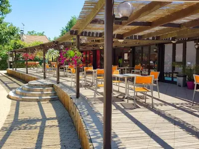 Restaurant ou autre lieu de restauration dans l'établissement VVF Dordogne Lot