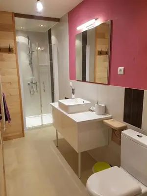 Salle de bains dans l'établissement Domaine des Escouanes