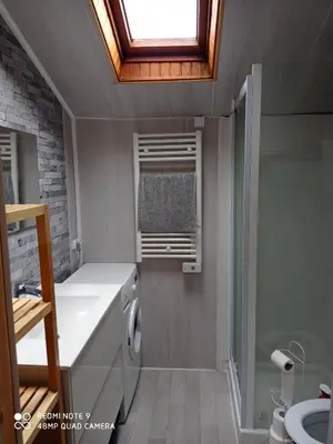 Salle de bains dans l'établissement Chalet des cascades