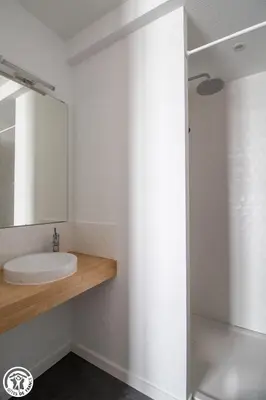 Salle de bains dans l'établissement Gîte de Granit GRIS
